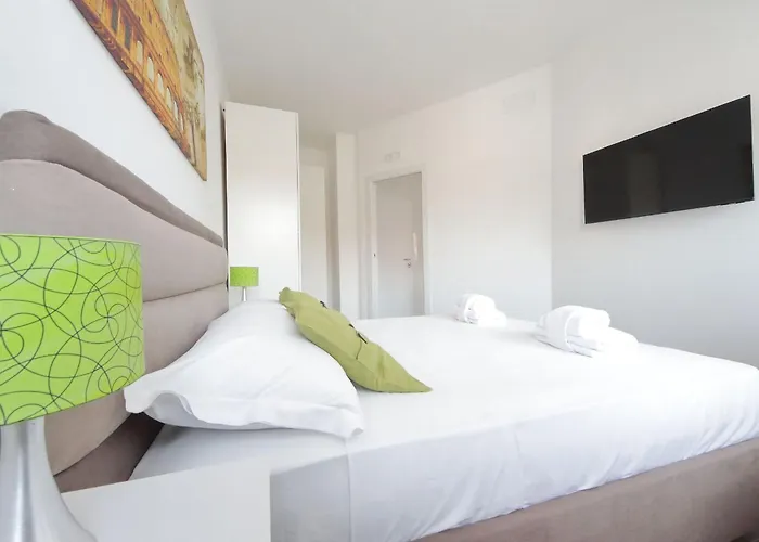 Via Appia New Modern Flat - Near Metro San Giovanni * Roma